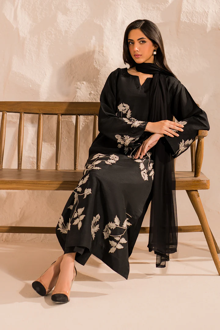 Shadow Chic - Image 6