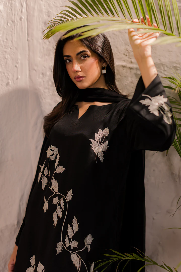 Shadow Chic - Image 4