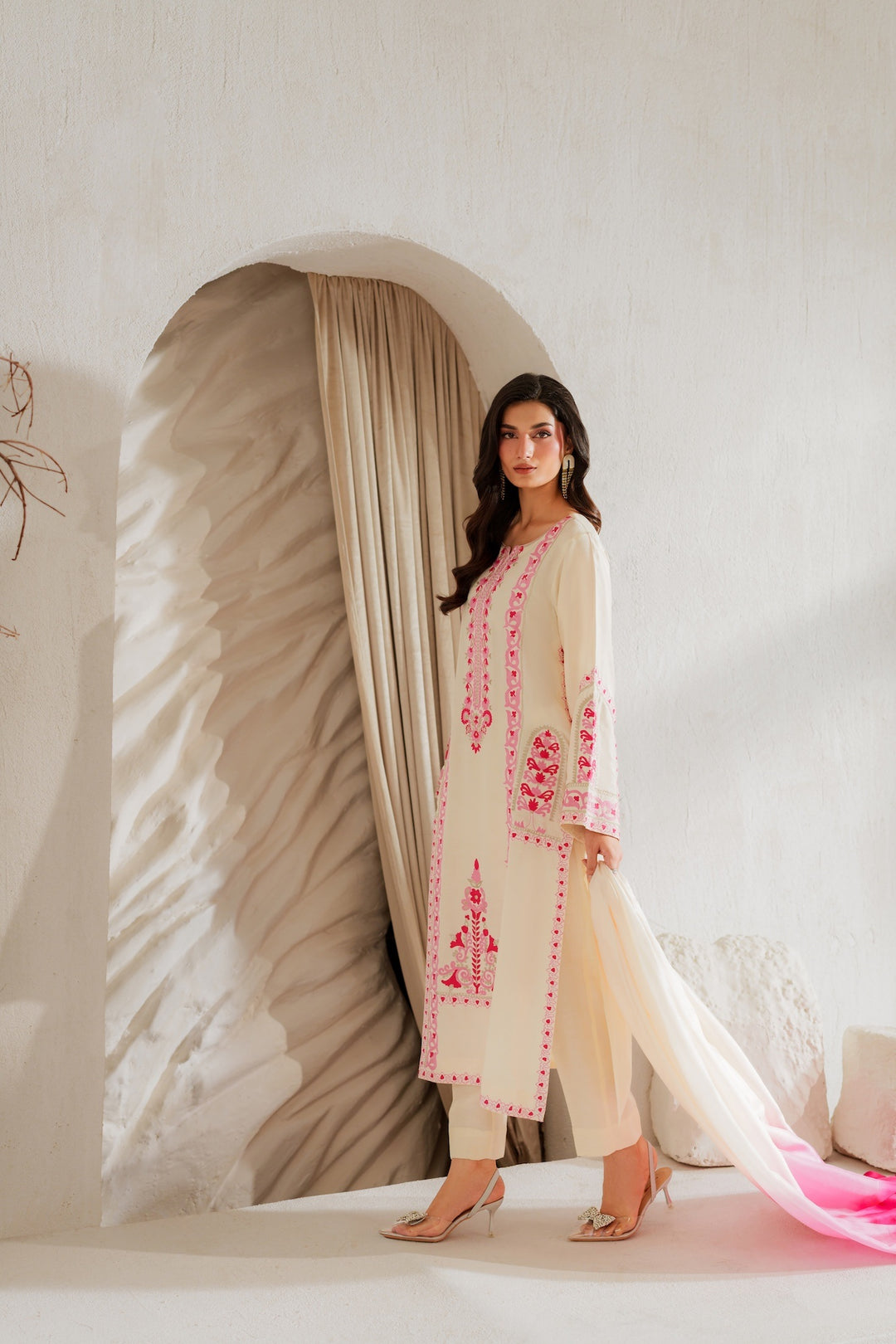 Ivory Rose - Image 4